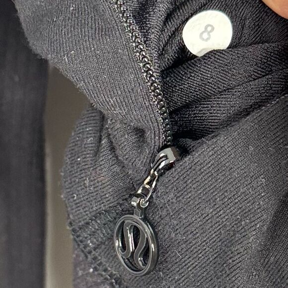 Lululemon black jacket size 6 - Picture 4 of 4